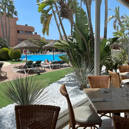 Arena Center Aparthotel 4*
